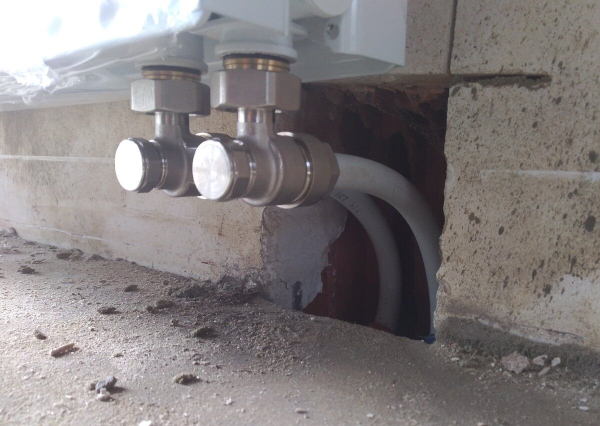 Установил стальные радиаторы без секций с нижним подключением | Почему ...