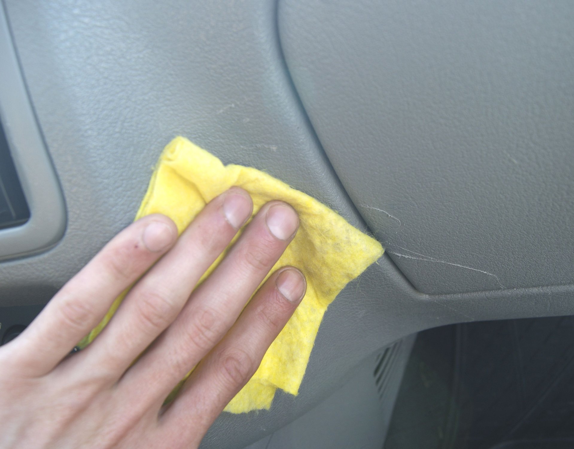 Как убрать глубокие царапины на пластике в салоне автомобиля феном