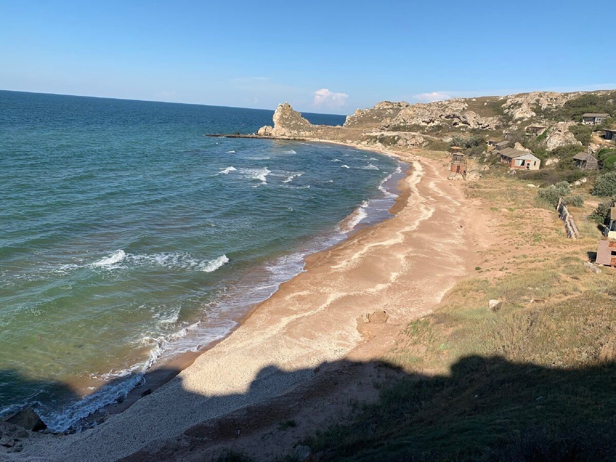 Песочный пляж в севастополе