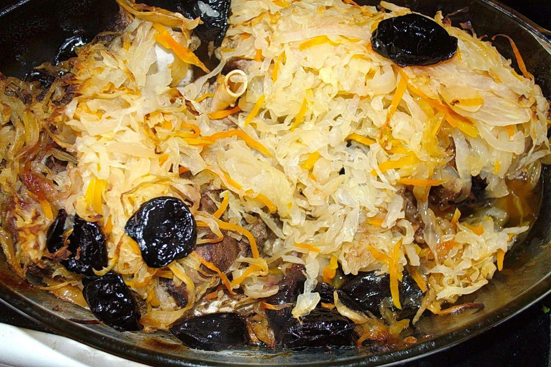 Утка тушеная с квашеной капустой