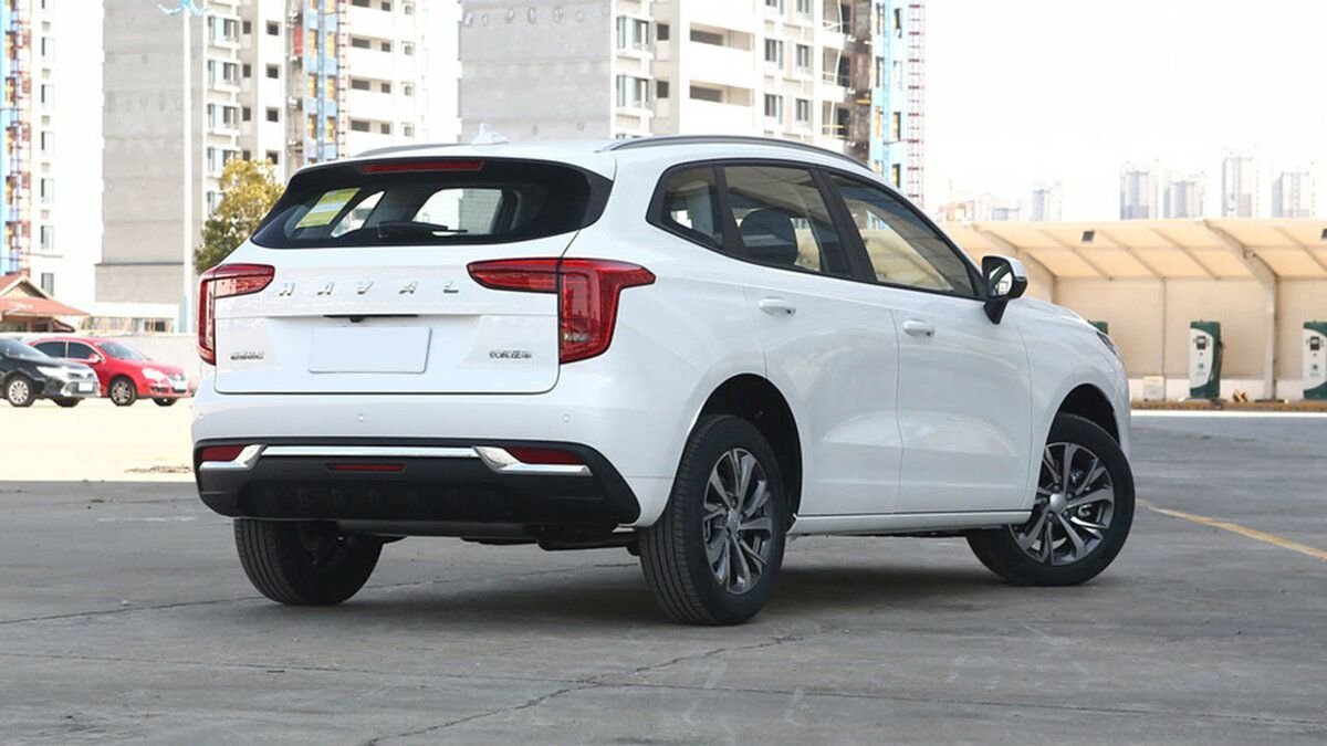 Бампер хавал джулиан. Haval Jolion белый. Haval Jolyon 2021. Haval Jolion 2022 белый. Хавейл Джулиан.