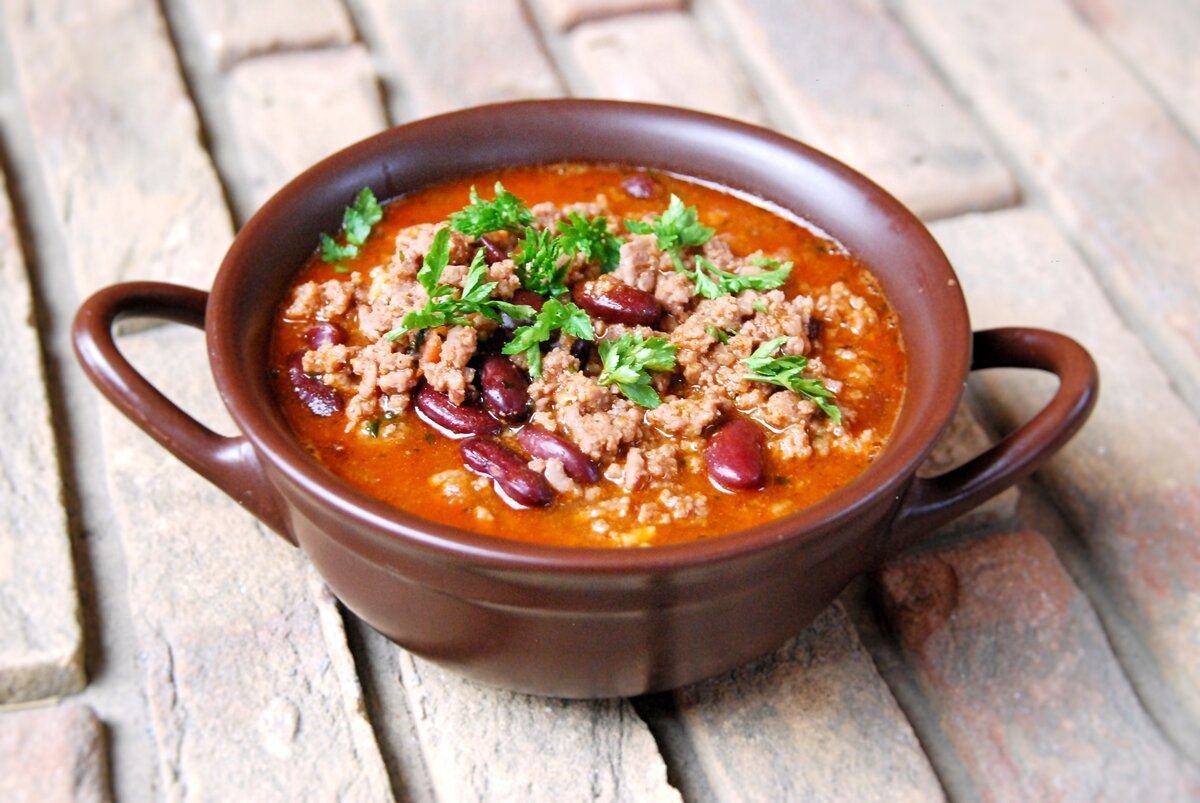 Фасоль в мультиварке. Лобио из красной фасоли по-грузински. Фасоль с мясом тушеная. Ор5хами. Что можно приготовить из красной фасоли.