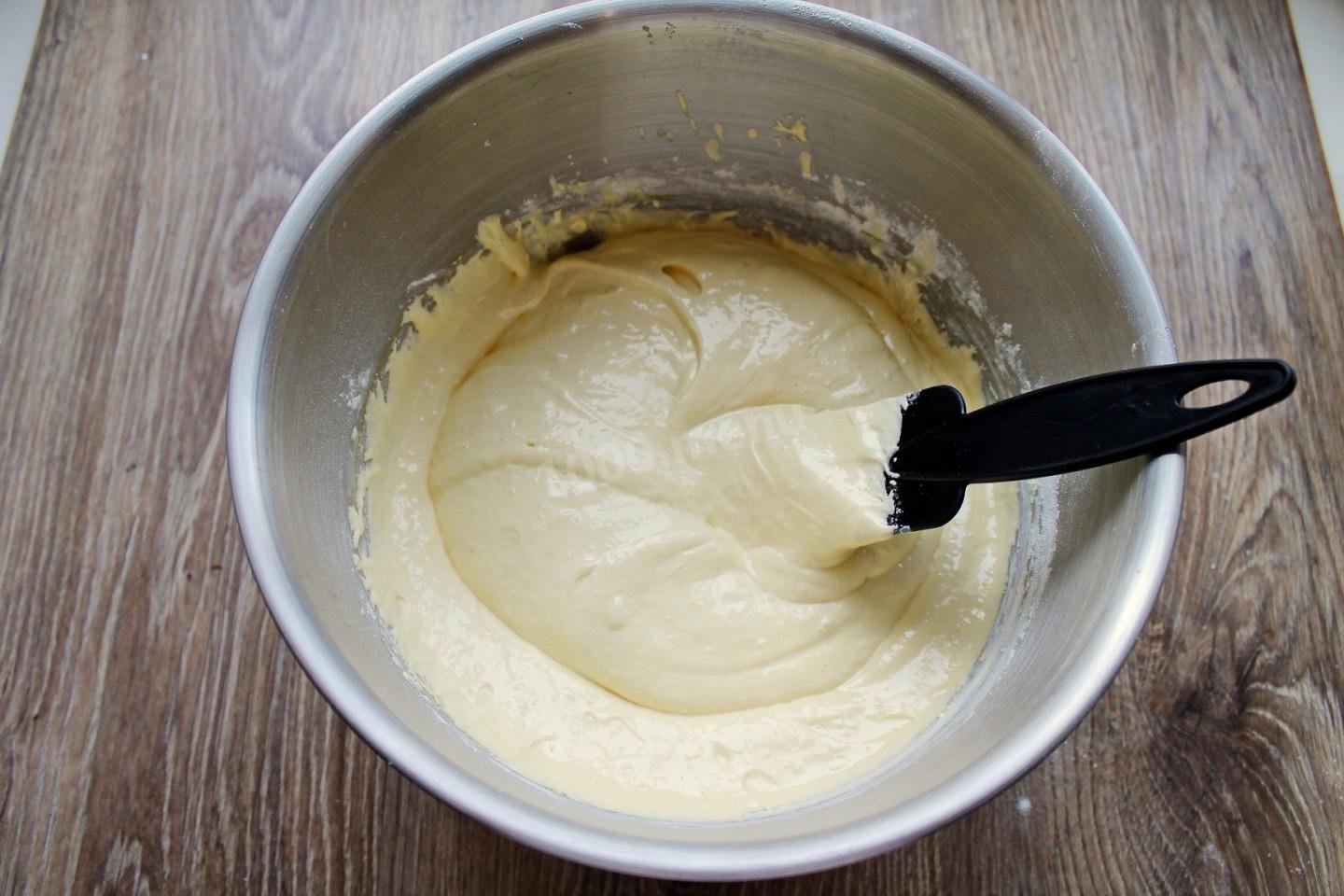 Смазывать ли маслом силиконовые формы. Смазка бисквита на торт. Крем для бисквита для торта пышный и простой. Приспособление для пропитки бисквита. Форму для бисквита надо смазывать маслом.