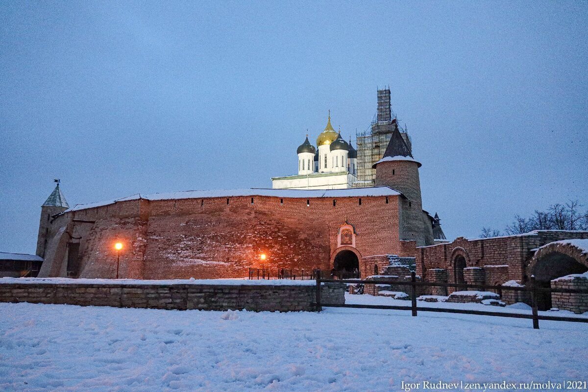 Не строили крепостных стен