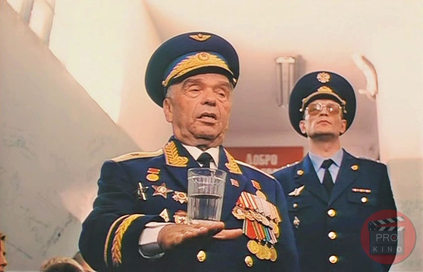 шаинский в фильме дмб. какой же ты все таки гадкий. дмб генерал ветеран. хлебай ханку. хлебай ханку.