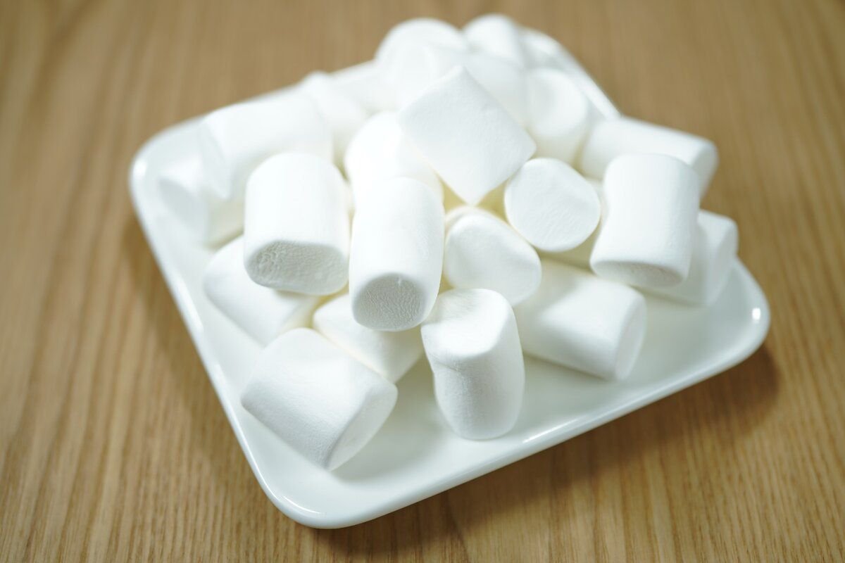 Что такое marshmallow. Маршмеллоу. Гигантский маршмеллоу. Маршмеллоу с добавками. Основа маршмеллоу.