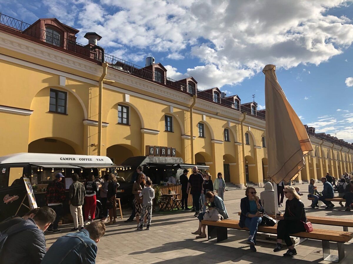 Фото рядом спб. Никольские ряды Санкт-Петербург. Садовая 62 Санкт-Петербург Никольские ряды. Никольские ряды СПБ пространство. Никольский двор СПБ.