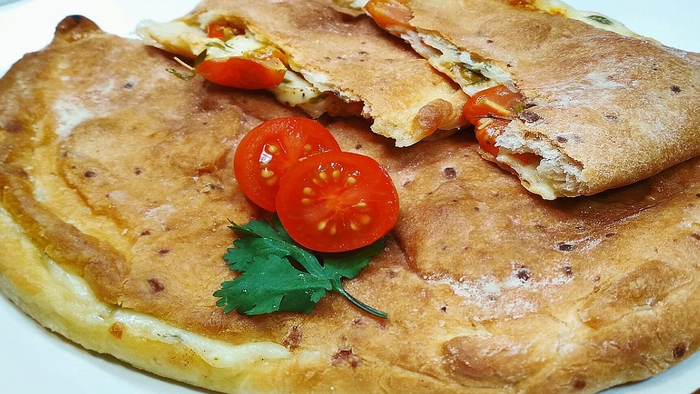 Кальцоне Маргарита