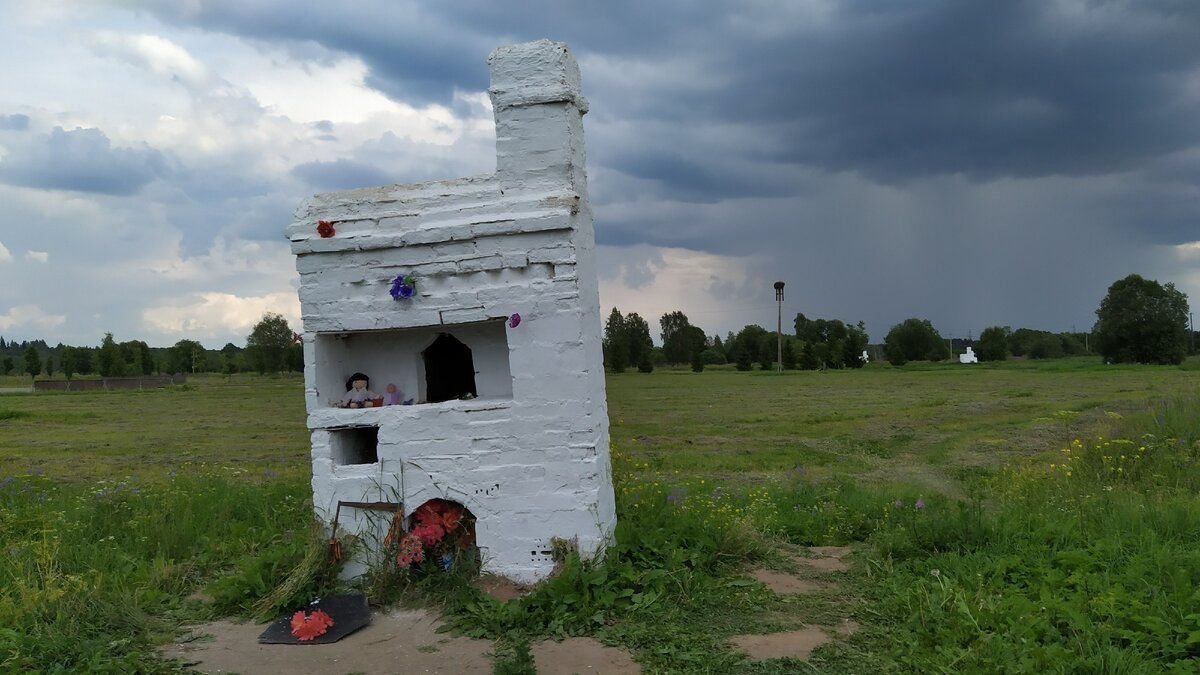 Большое заречье. Деревня большое Заречье Ленинградская область. Деревня большое Заречье Волосовского района. Заречье Ленинградская область сгоревшая деревня. Деревня печки большое Заречье Ленинградская область.