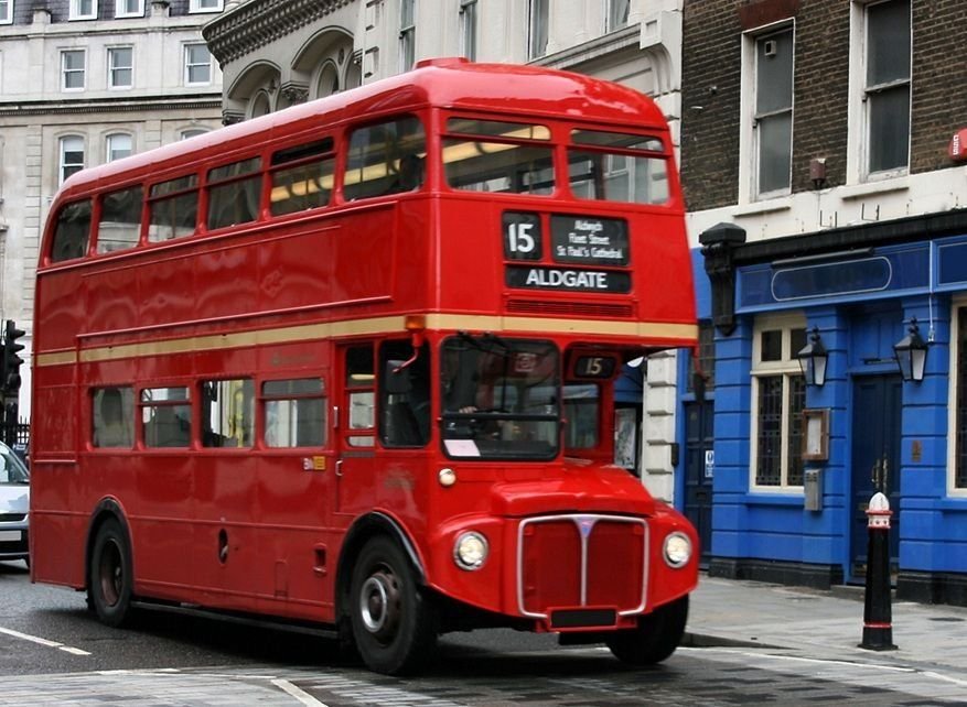 Двухэтажный автобус. Великобритания Double Decker. Double Decker в Лондоне. Красный двухэтажный автобус в Лондоне. Двухэтажный Лондонский автобус достопримечательность Лондона.