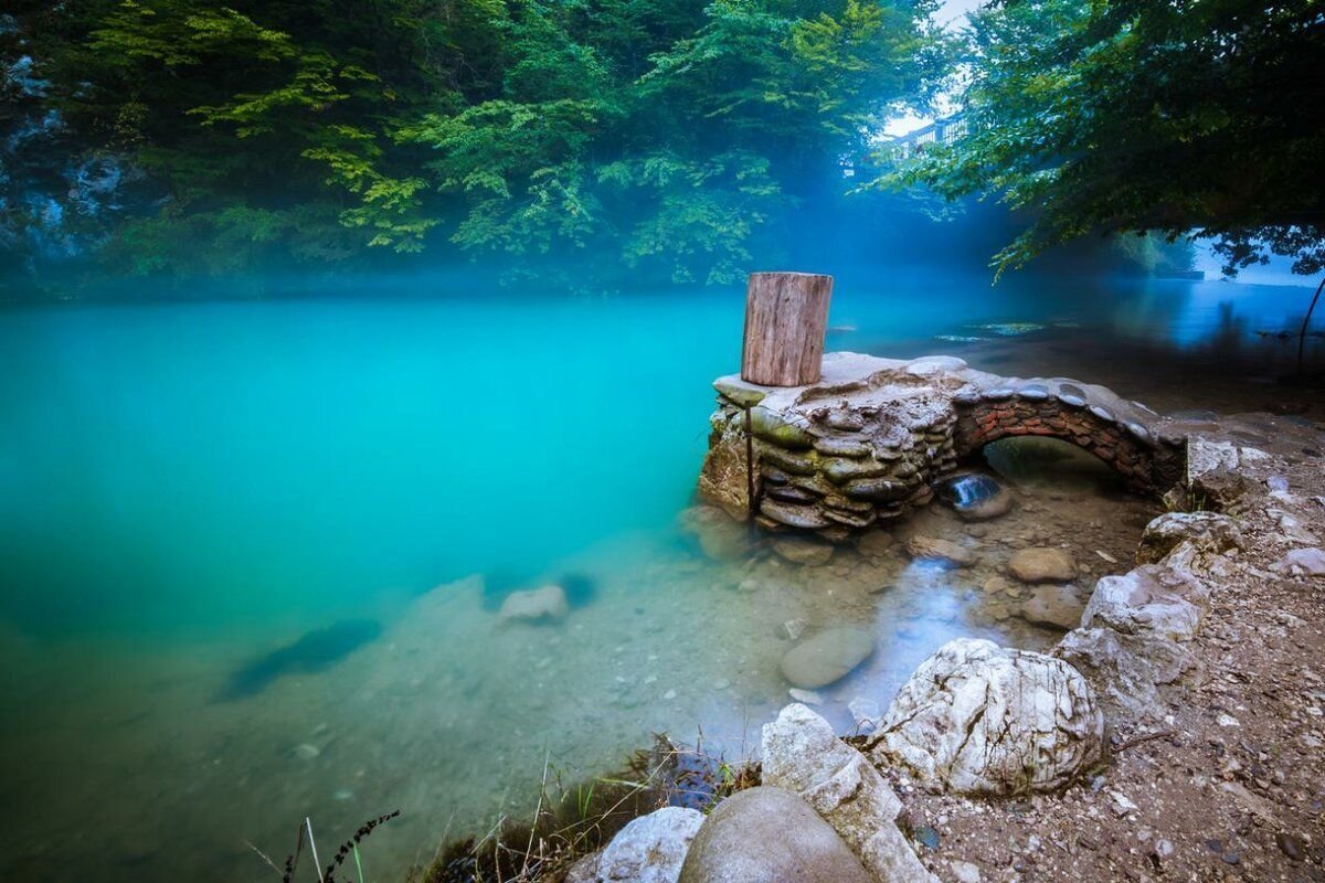 Голубое озеро Гагра