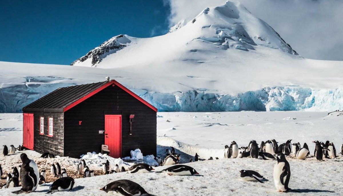 Дом в Антарктиде