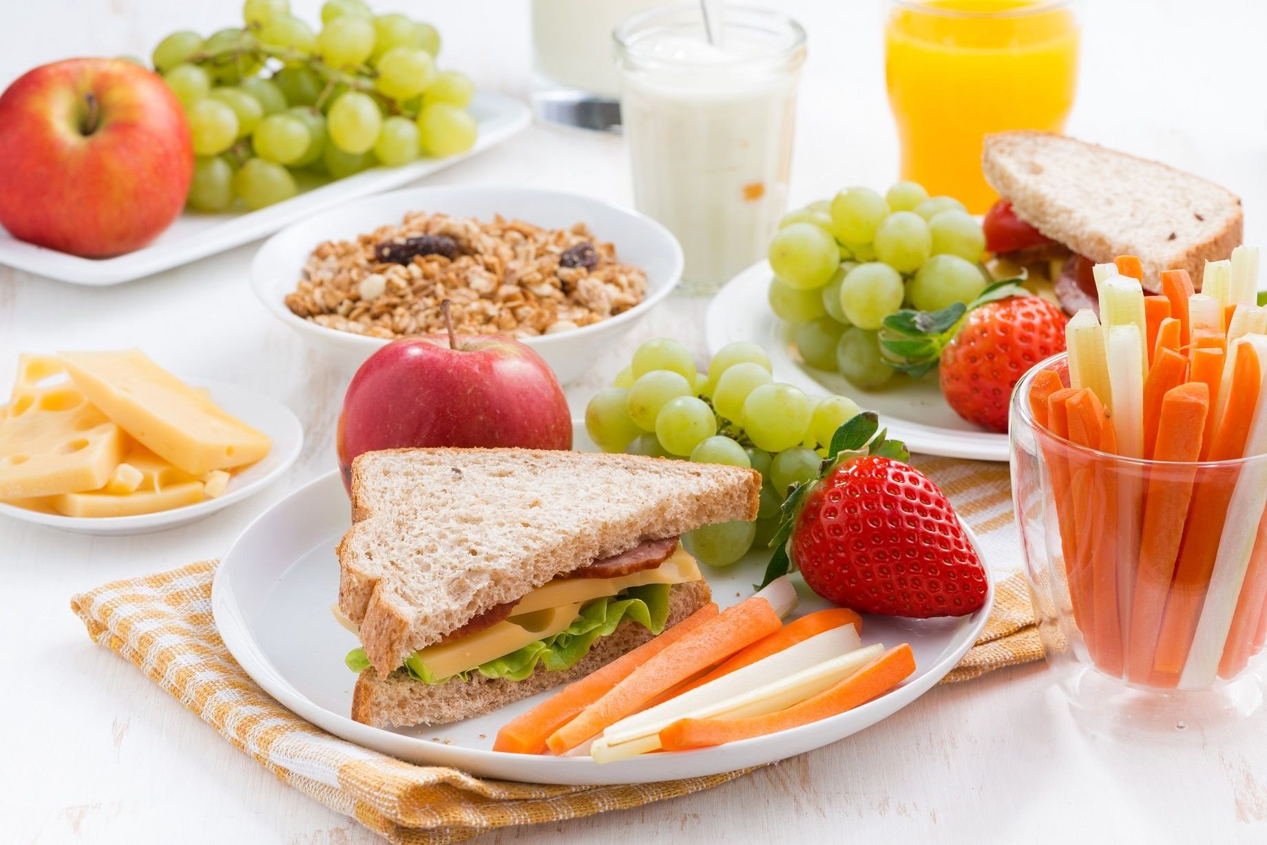 School breakfast. Здоровый завтрак. Полезные продукты на завтрак. Витаминный завтрак. Завтрак ЗОЖ.