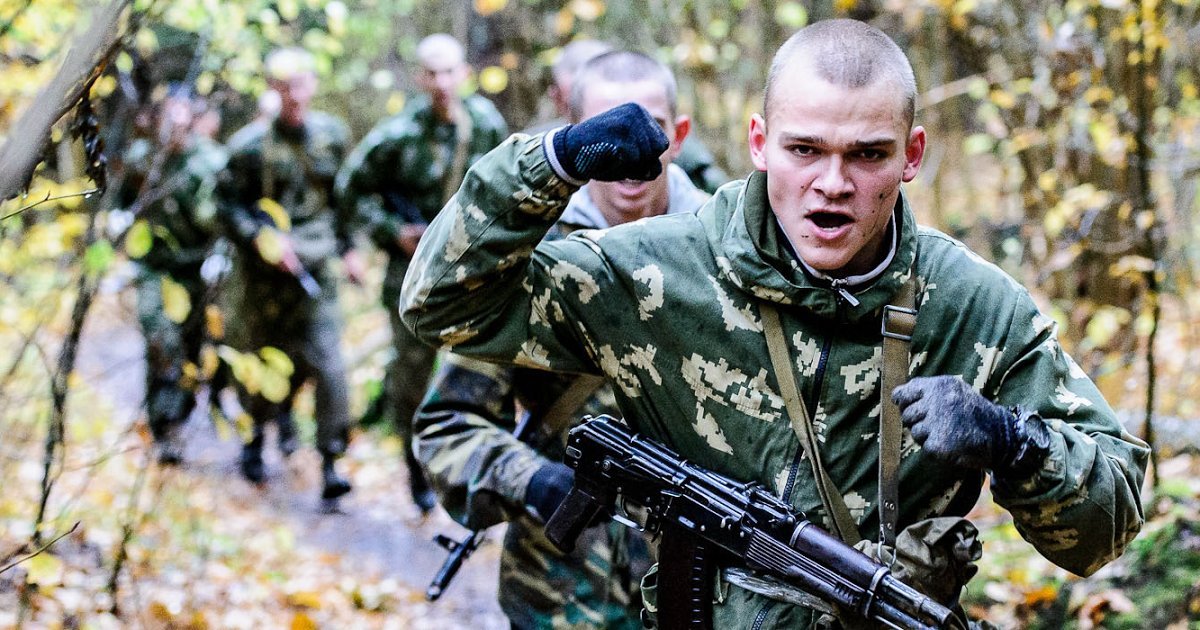 Про гру. Александр Фисенко марш бросок. Марш бросок в армии. Марш бросок десантура. Тренировка спецназа.