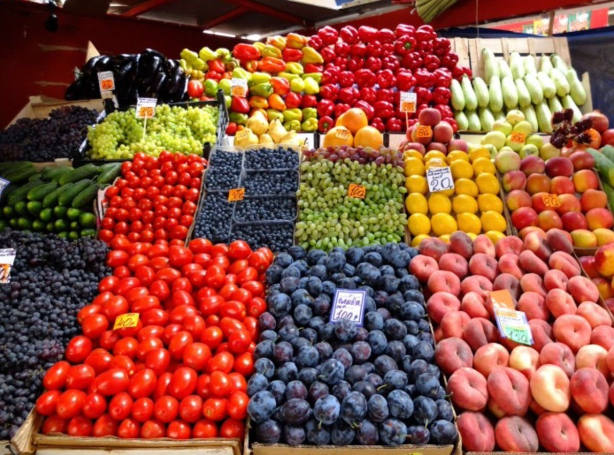 Плодовые спб. Сенной рынок в Санкт-Петербурге. Овощной рынок на Сенной. Рынок на Сенной СПБ овощной. Фруктовый рынок.