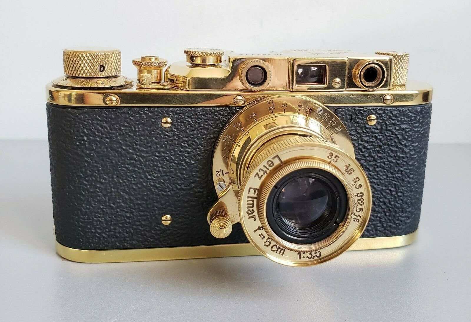 Фотоаппарат Leica