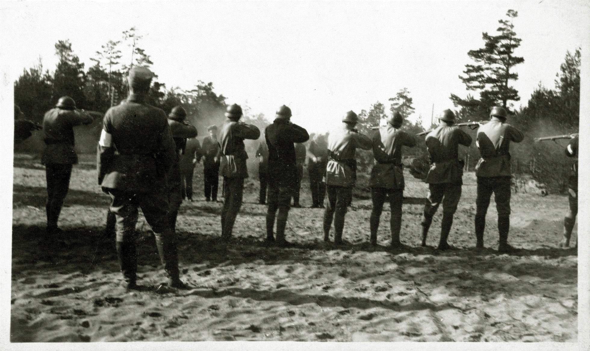 белый террор 1918 колчак. расстрелянные белогвардейцы. белогвардейцы 1917. армия деникина 1920. дмитрий шмарин художник белогвардейцы.