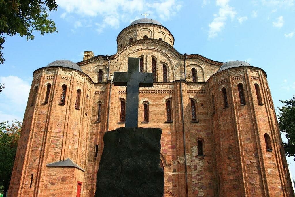 Васильевская церковь. Васильевская Церковь (Овруч). Церковь Василия Великого в Овруче. Собор Святого Василия в Овруче. Церковь Святого Василия в Киеве князь Владимир.