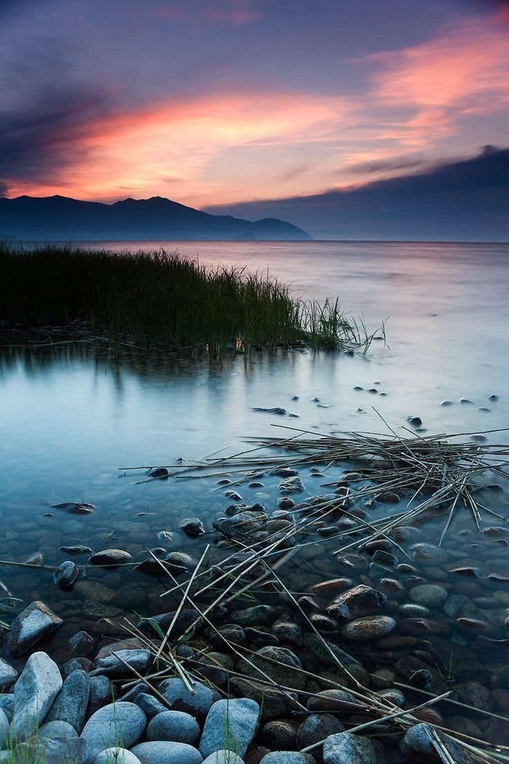 Байкал вертикальное фото