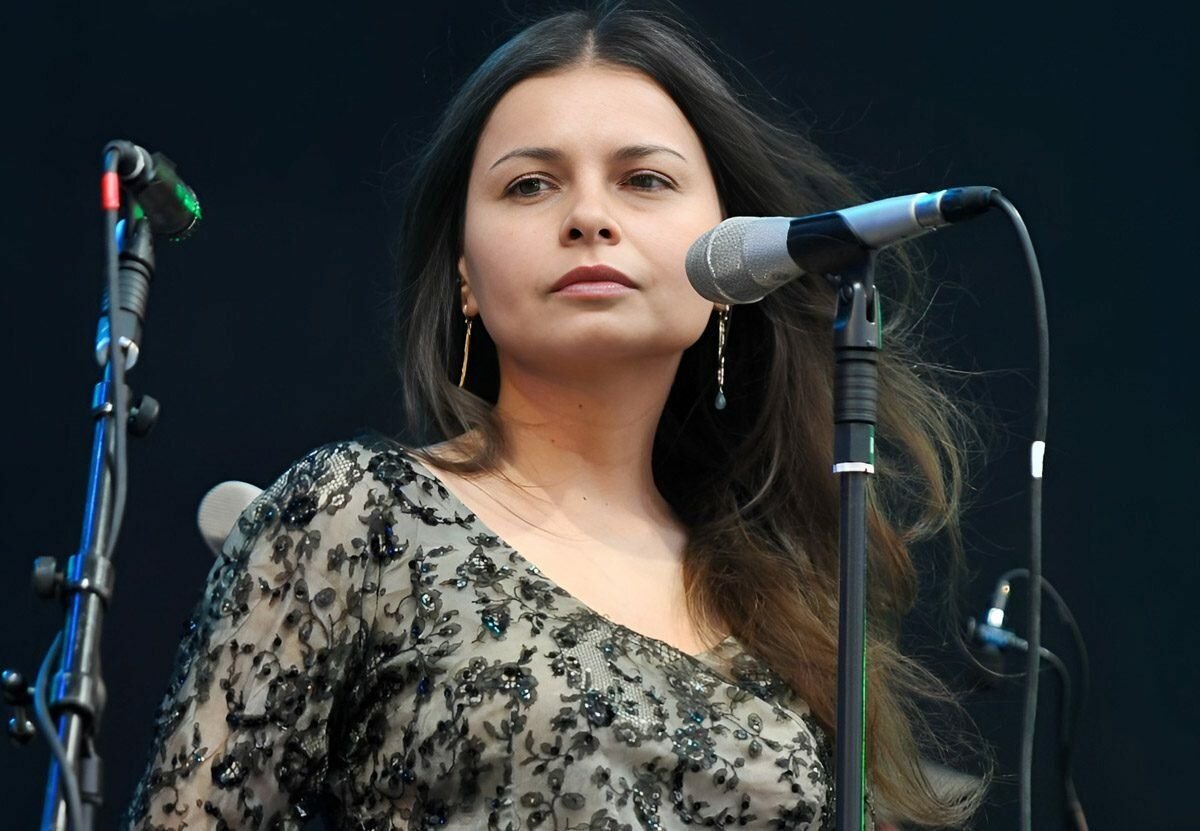 Hope star. Группа Mazzy Star. Хоуп Сандовал Mazzy Star. Хоуп Сандовал 2020. Хоуп Сандовал 2021.