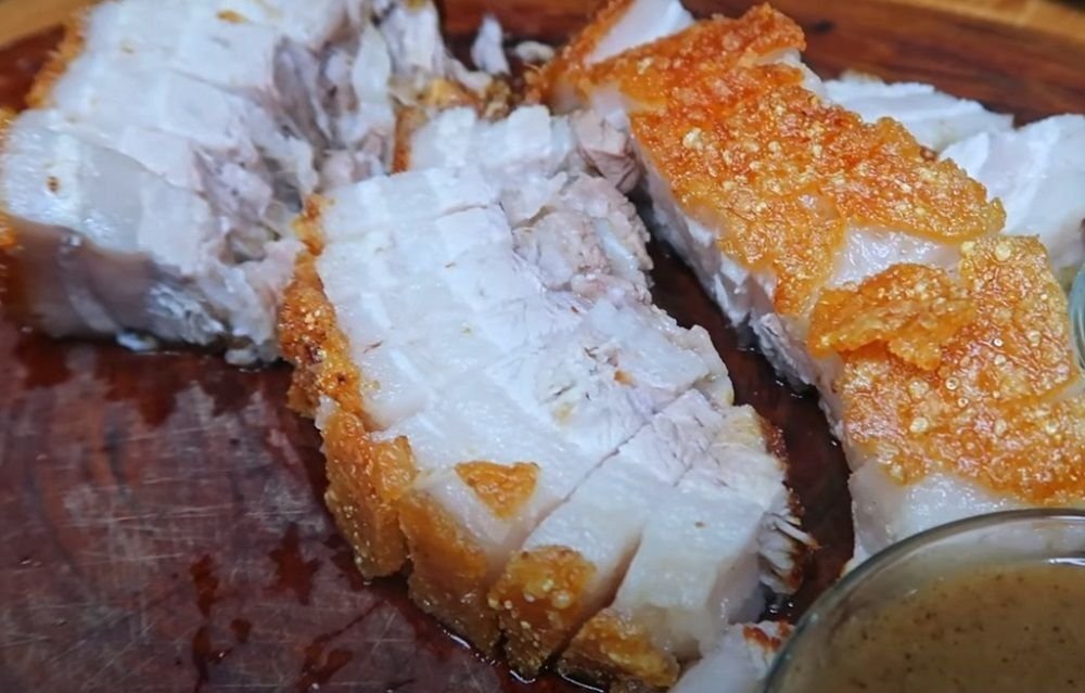 хрустящая грудинка. хрустящая грудинка. ребрышки в соусе терияки. ребрышки свиные терияки. свинина грудинка.