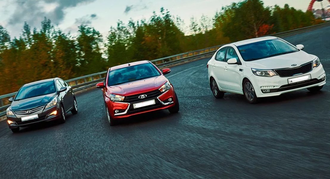 Солярис рио. Kia Rio, Hyundai Solaris, Lada Vesta. Kia Rio Hyundai Solaris 2021. Lada Vesta и Hyundai Solaris. Hyundai Solaris Kia Rio Volkswagen Polo.