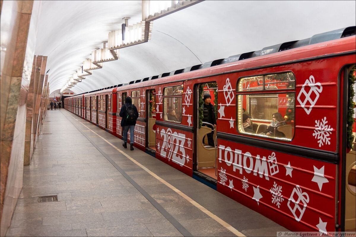 Поезд метро москва 870