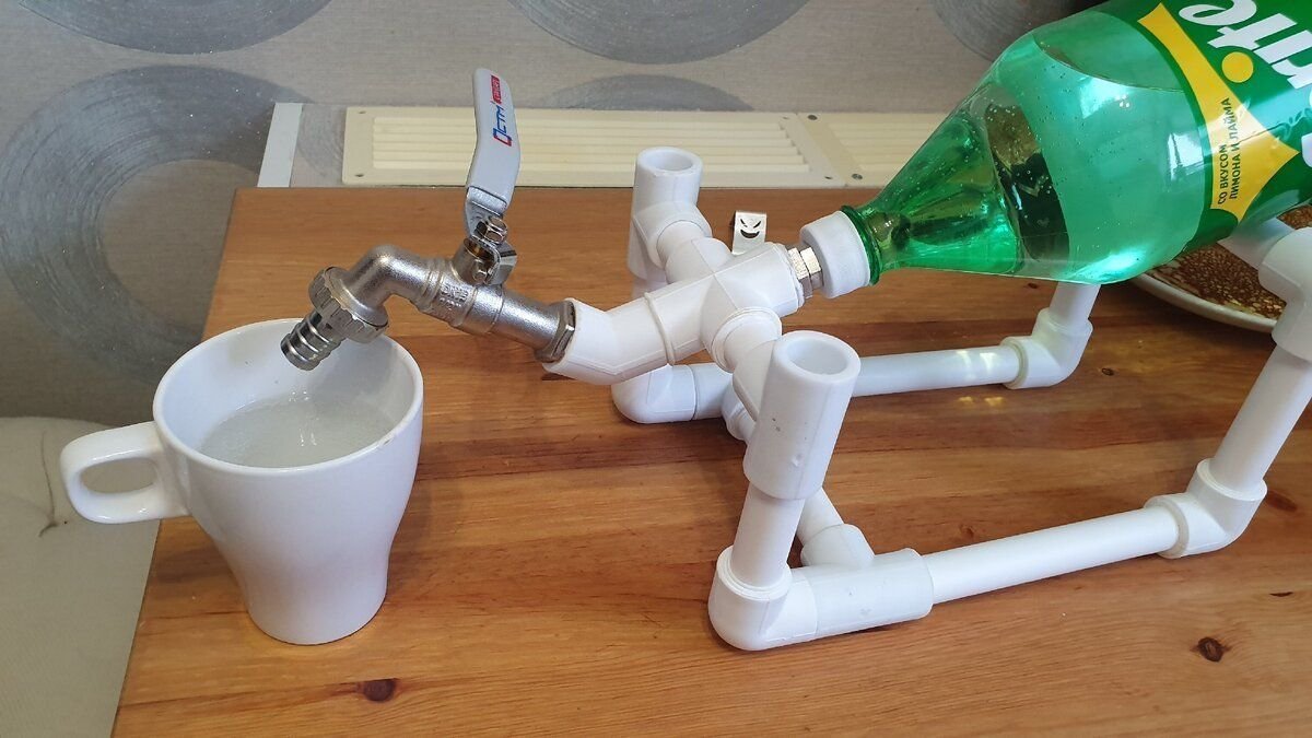 Вещи из полипропилена. Изделия из пластиковых труб. Изделия для сада из полипропиленовых труб. Поделки из пп труб. Поделки из пластиковых труб.