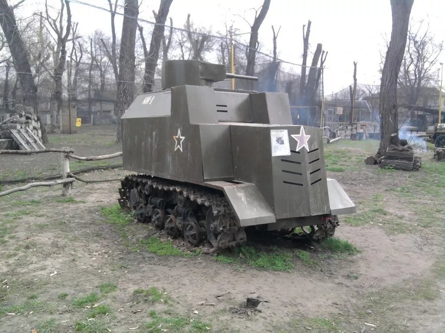 Тракторный танк. Танк ни-1 Одесса. Танк на испуг ни-1 Одесса. Танк ХТЗ-16. Танки на испуг Одесса.