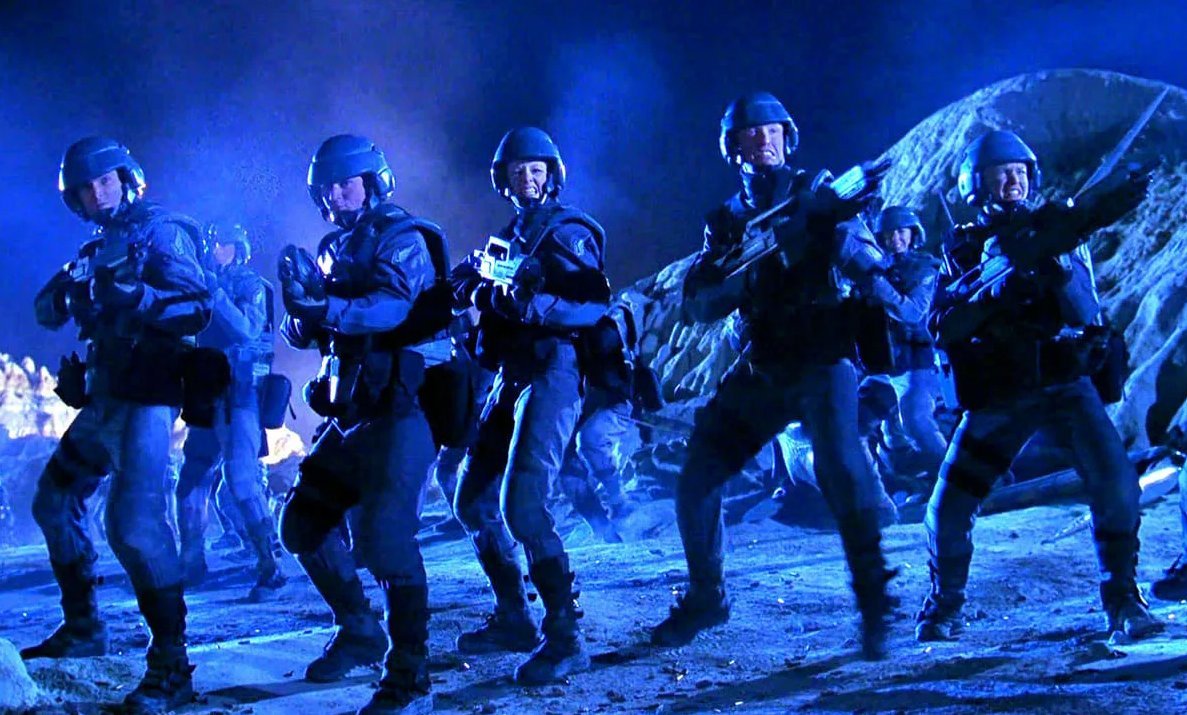 Звездный десант 1997. Звездный десант Starship Troopers 1997. Звездный десант фильм 1997 Арахниды. Звездный десант фильм 1997 жуки. Звездный десант 1997 фото.