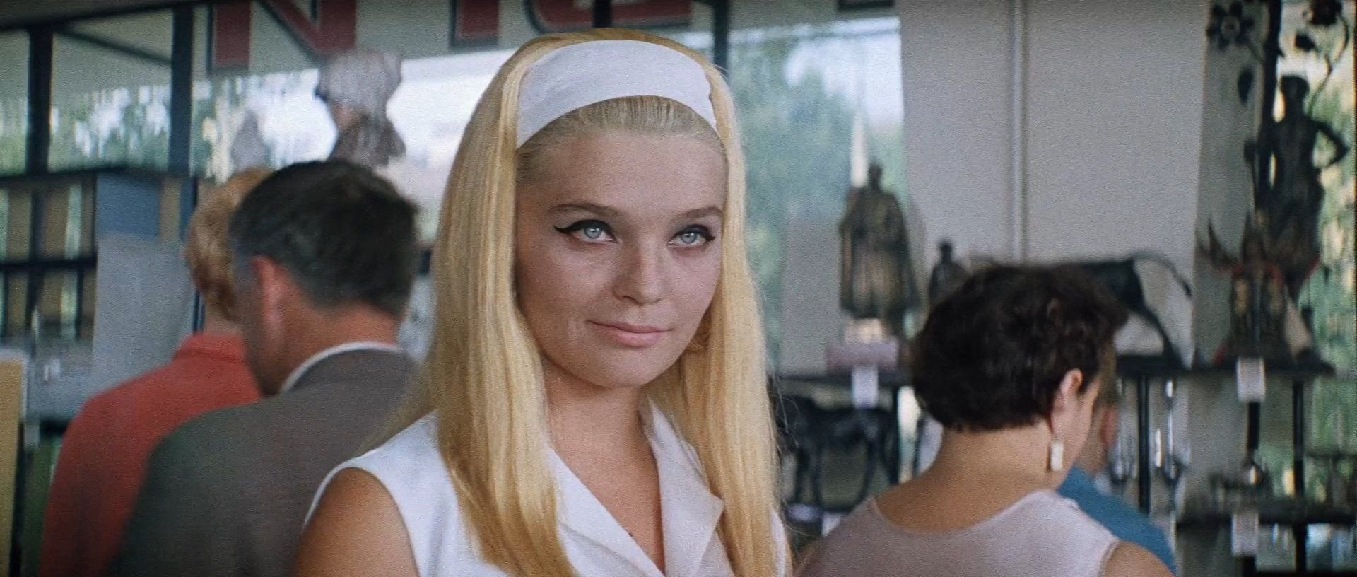 Фильм бриллиантовая рука актеры и роли второго плана