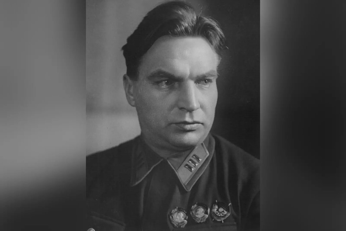 Чкалов это. Валерий Чкалов молодой. Валерий Чкалов фото. Фильм Валерий Чкалов 1940. Валерий Чкалов Шиф.