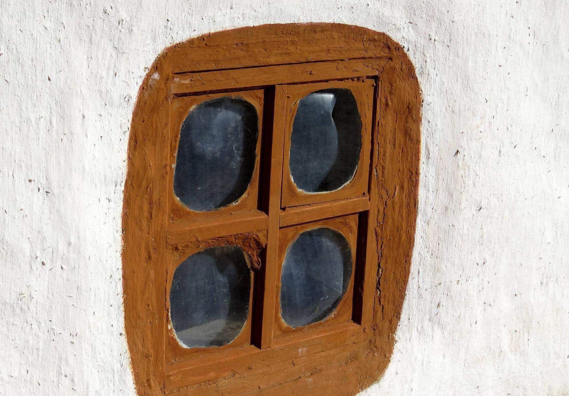 Слюдяные окна 17 века. Первое окно. Первое окно. Старинные окна. Первое окно.