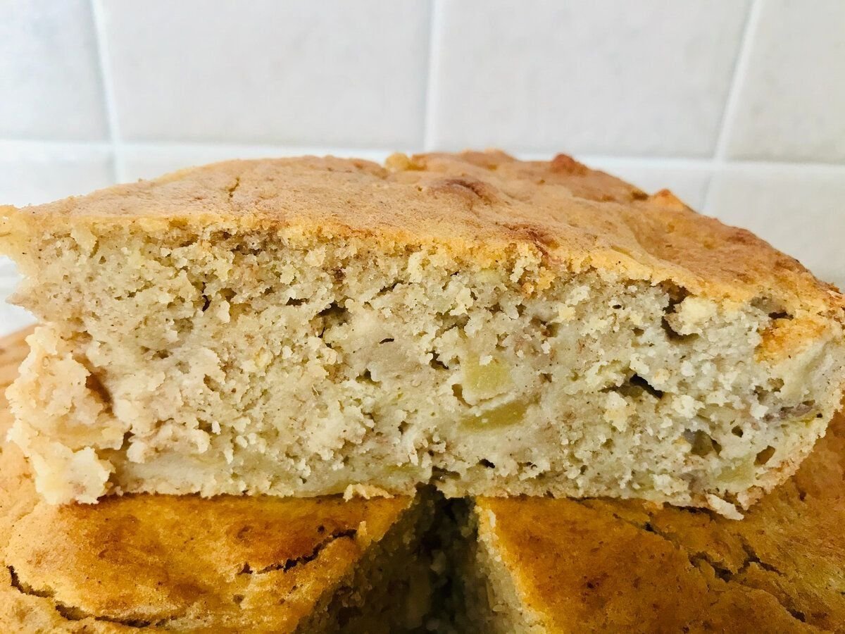 Яблочный пирог с изюмом