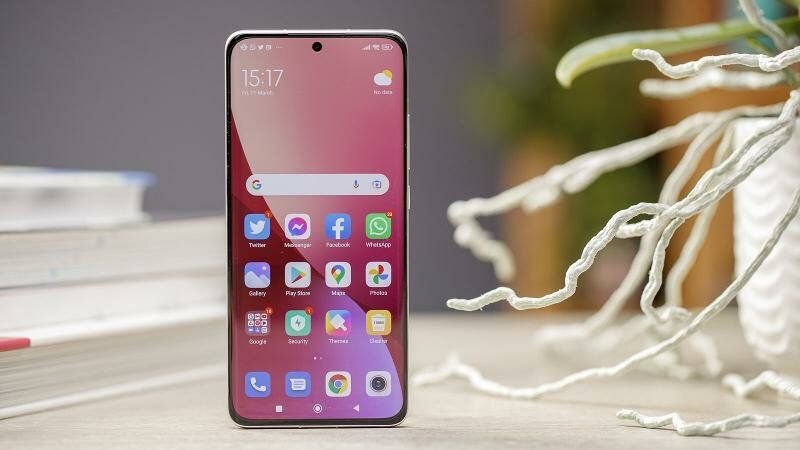 Xiaomi 12 является привлекательным флагманским смартфоном
