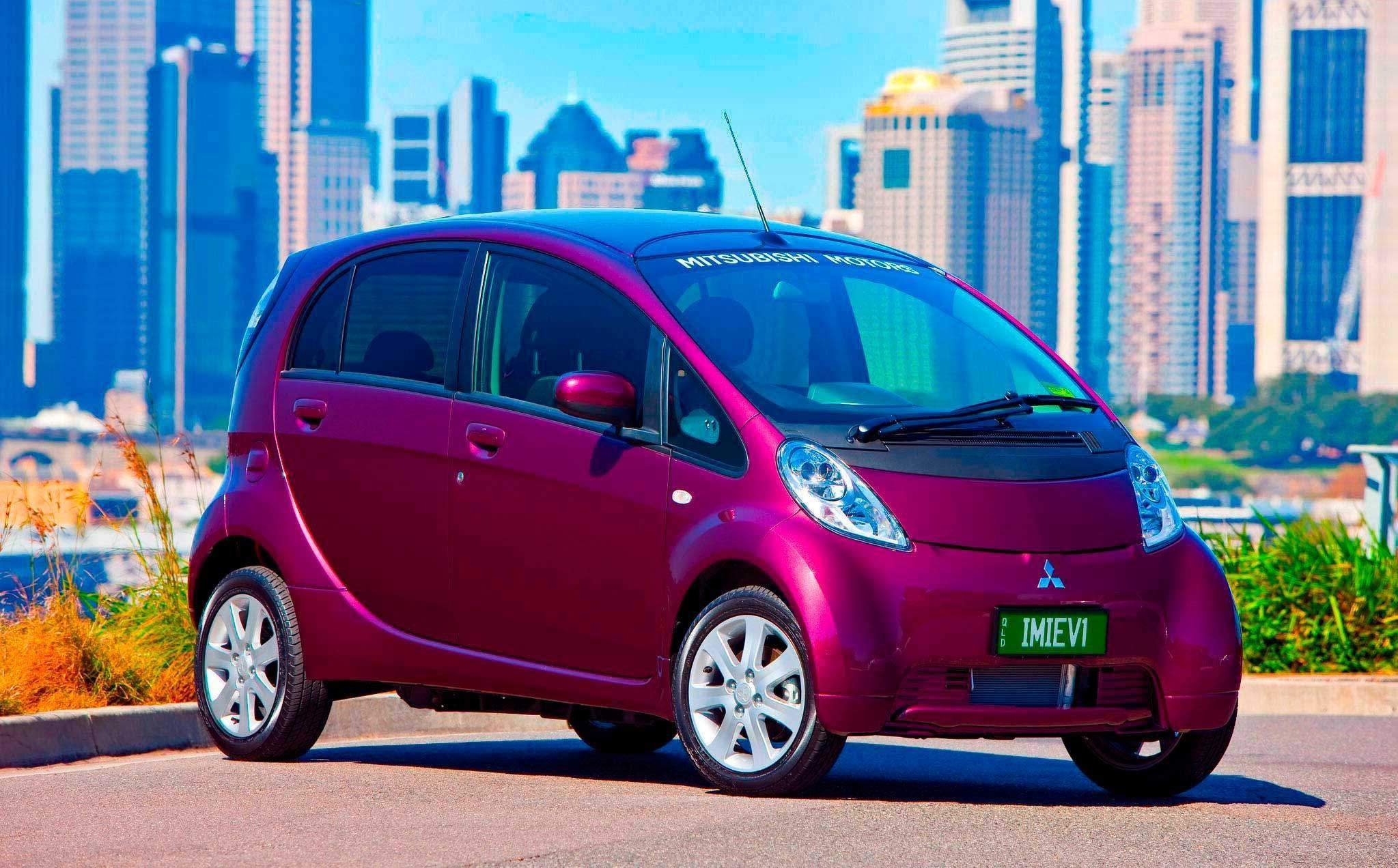 Маленькая машина Митсубиси MIEV