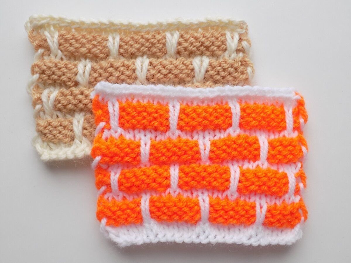 узор кирпичики спицами. узор квадраты спицами. разноцветный узор кирпичики спицами. двухцветные узоры. кирпичики спицами.