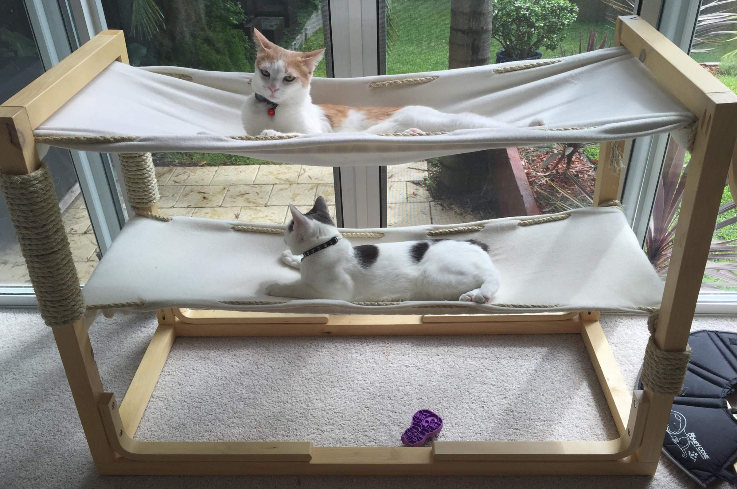 Двухэтажная лежанка для кошек