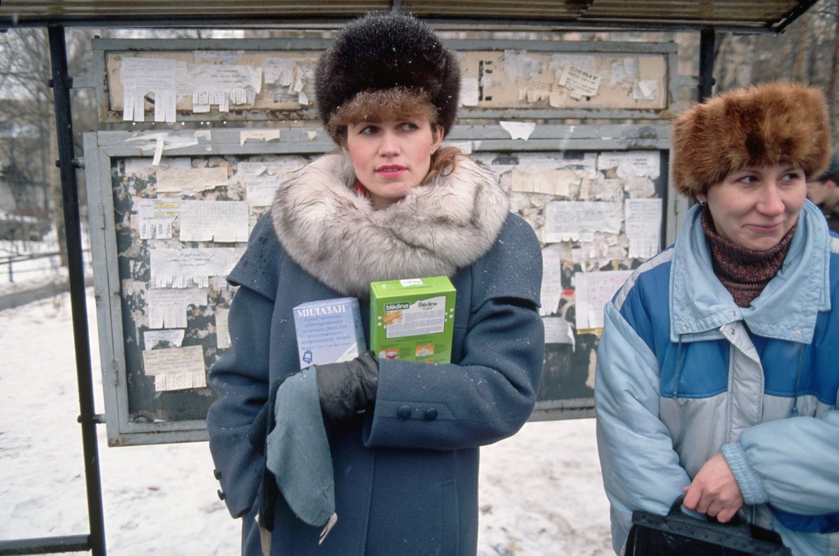 Ли 90. Питера Тернли. 1991. Peter Turnley в Москве. Зимняя мода 90х. Россия 90-х годов.