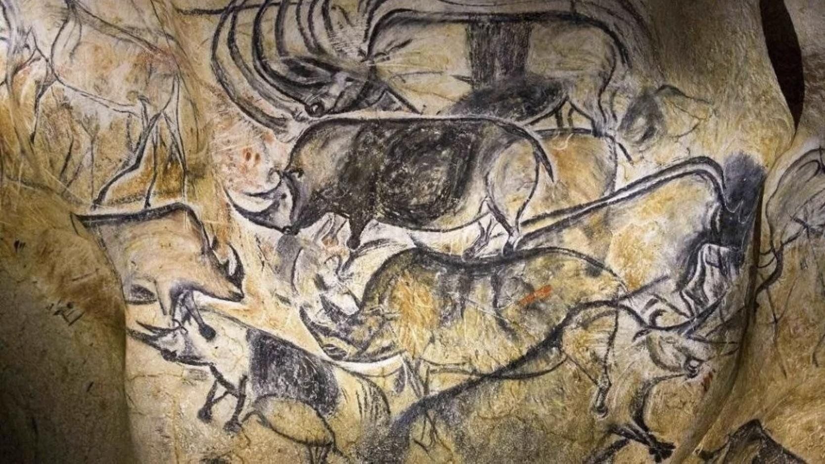 Древние рисунки в пещерах животные