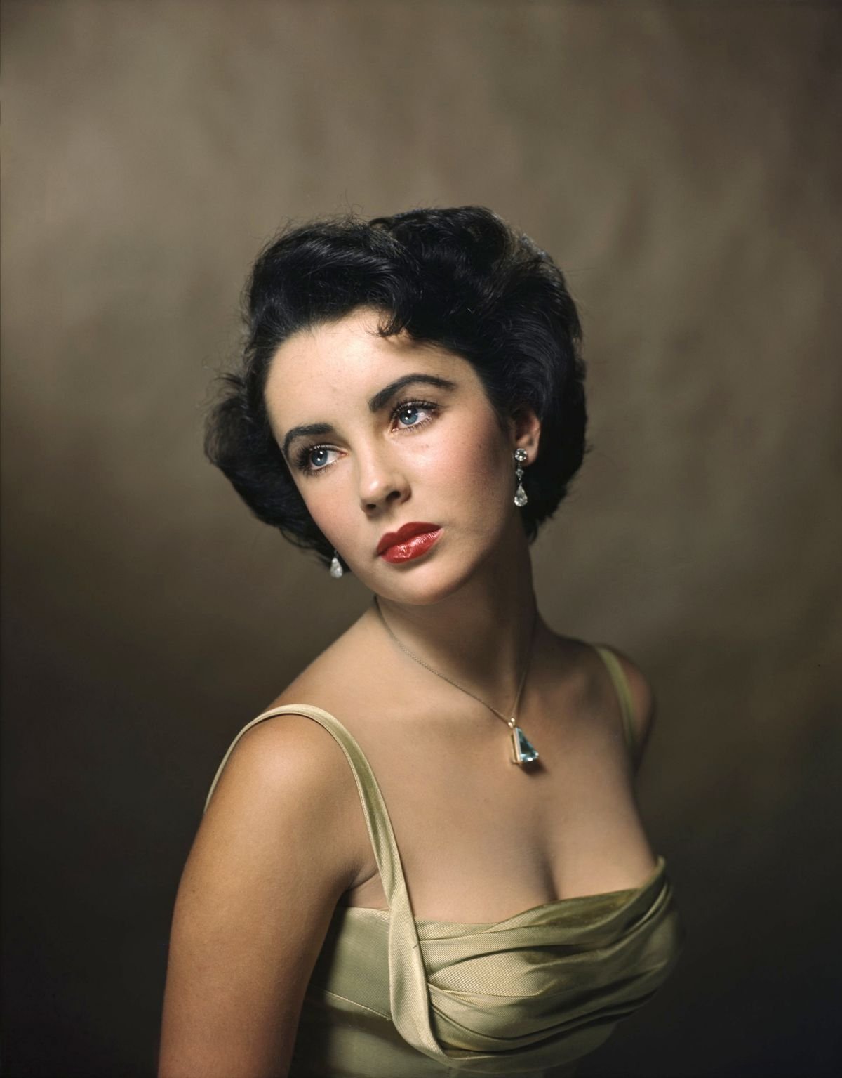 Элизабет тейлор в молодости. Элизабет Тейлор. Элизабет Тейлор Elizabeth Taylor. Элизабет Тейлор киноактриса.