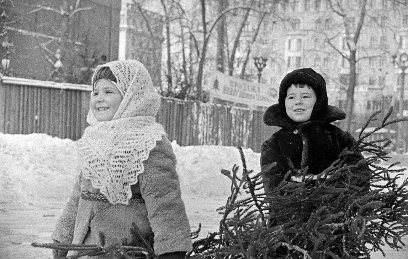 Зима ссср. Советская зима. Советское детство новый год. Ностальгия новый год СССР. Девочка зимой СССР.