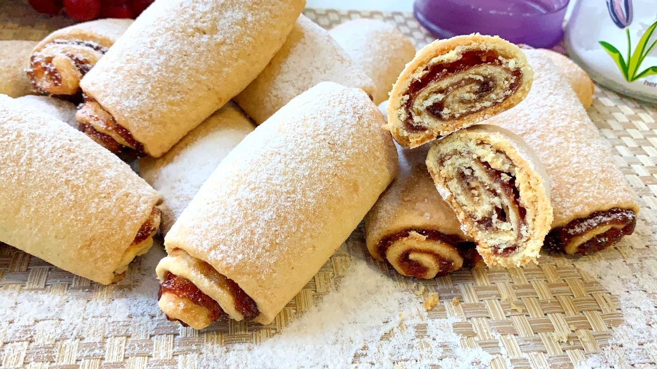 Песочные рулетики с повидлом