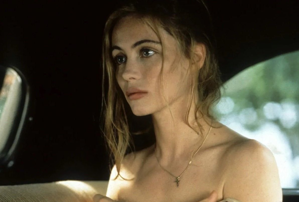 эммануэль беар 1992. эммануэль беар французская женщина 1995. эммануэль беар французская женщина. эммануэль беар. мода парижа франции стиль парижский шик.