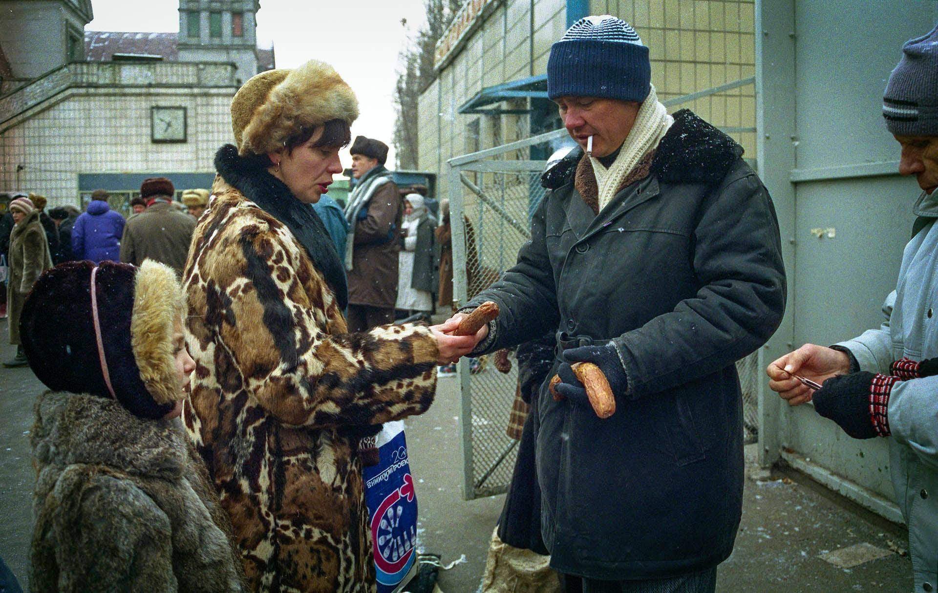 Сенная площадь рынок 90е