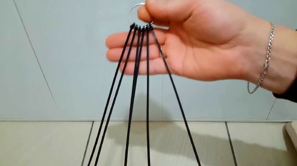 Надоело чистить слив ванной от волос | Сделал суперский уловитель ...