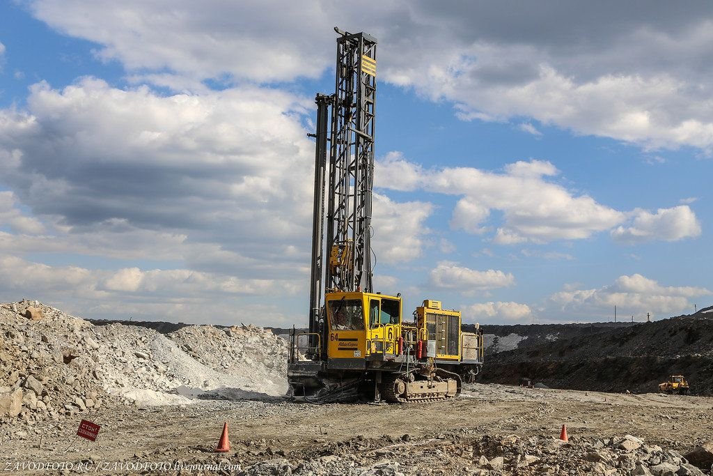 Маркшейдер полиметалл. Геологическая разведка тпи. Геологи в горах. Геологическое изучение недр разведка и добыча. Геологическая разведка месторождения полезных ископаемых.