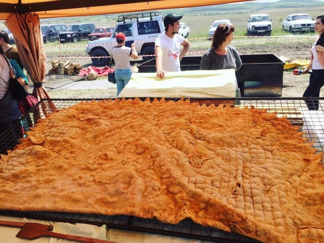 Чебурек огромный фото