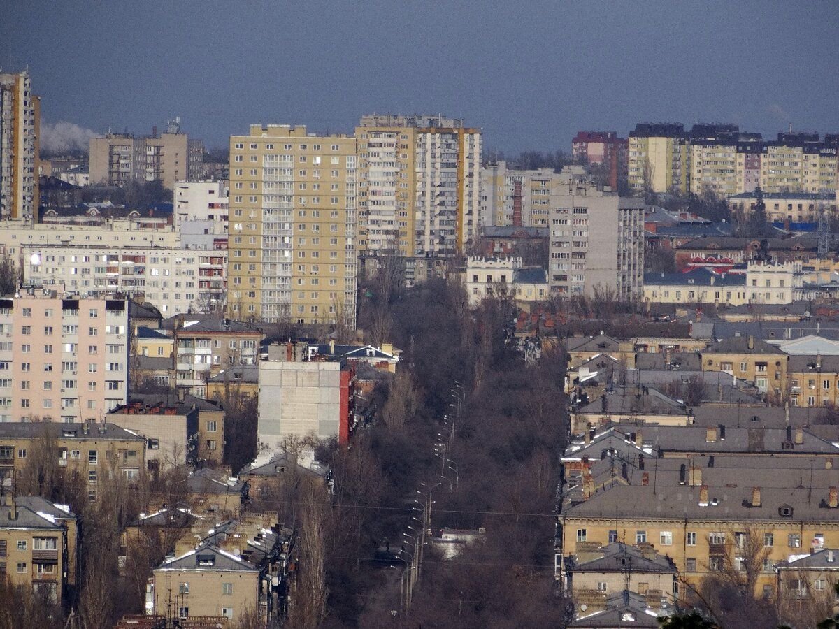 Краснооктябрьский г волгограда. Краснооктябрьский район. Краснооктябрьский Волгоград. Ночной Волгоград Краснооктябрьский район. Краснооктябрьский район Волгоград в 90е.