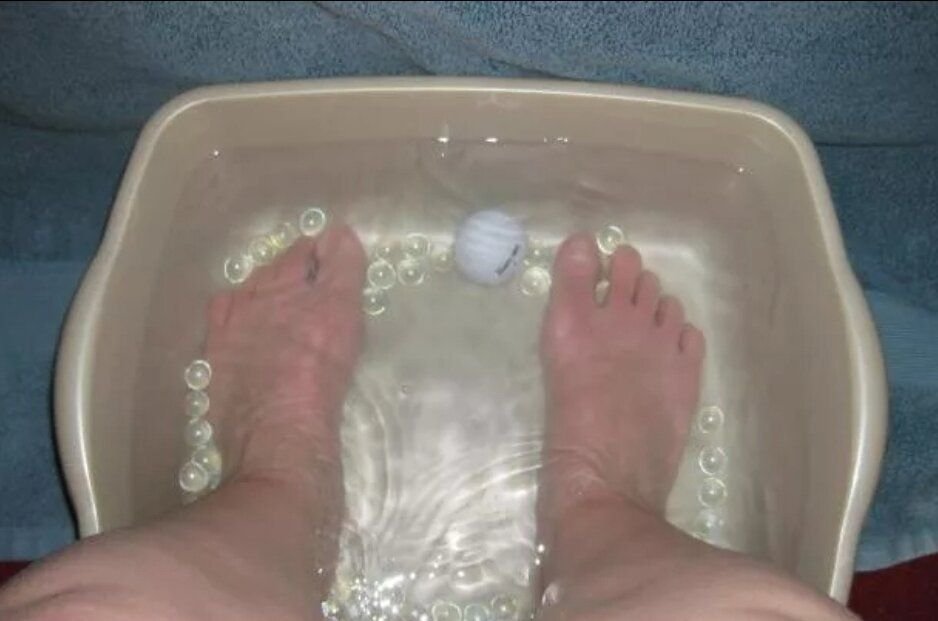 Почему мыть ноги. Ванночка для ног. Грибок стопы ванночки для ног. Ванночка для ног от грибка.